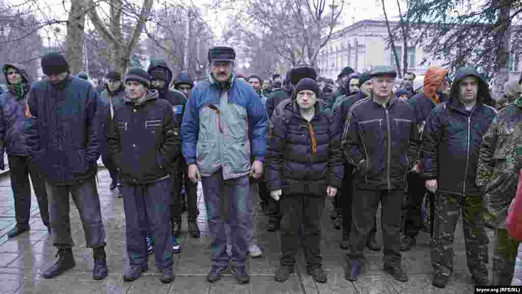 Які емоції на цих обличчях &ndash; вирішуйте самі. Але абсолютно впевнено можна стверджувати, що ніхто із цих людей живого &laquo;бандерівця&raquo; не бачив