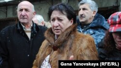 По мнению политолога Алексея Ващенко, представители российской власти, берущие на себя ответственность за разрешение политического кризиса в Южной Осетии, не понимают одного – что Алла Джиоева и участники ее штаба являются сегодня сдерживающим фактором