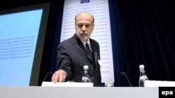 Главе ФРС США Бену Бернанке предстоит выбирать между скорой рецессией и рецессией отложенной
