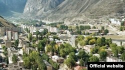 Реализация этого закона в Кабардино-Балкарии вызвала жаркие споры между равнинными кабардинцами и балкарами, живущими в горах, из-за альпийских пастбищ